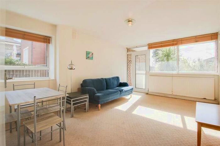 2 Bedroom Flat To Rent In South Road, London, SE23