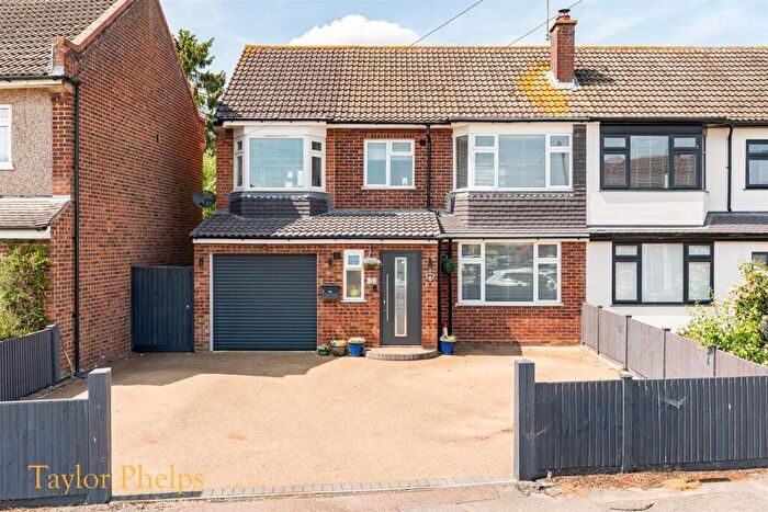 4 Bedroom Semi-Detached House For Sale In Rushfield Road, Ware, SG12