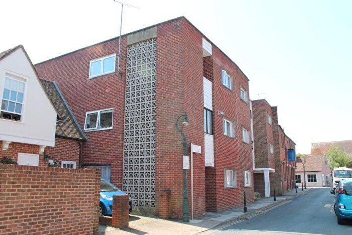 1 Bedroom Flat To Rent In Marlowe Court, Canterbury - Ref, CT1