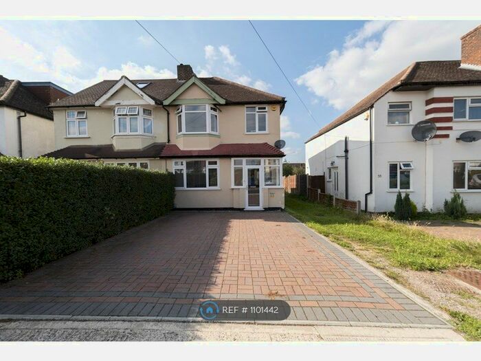 3 Bedroom Semi-Detached House To Rent In Station Avenue, Epsom KT19