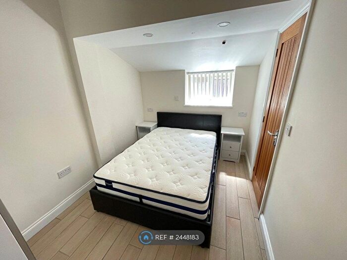 1 Bedroom Flat To Rent In Euclid Street, Swindon, SN1