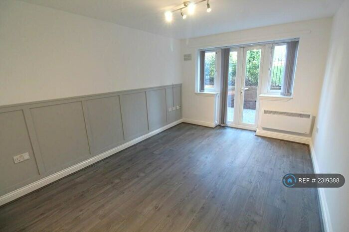 2 Bedroom Flat To Rent In Dudley Road, Rowley Regis, B65