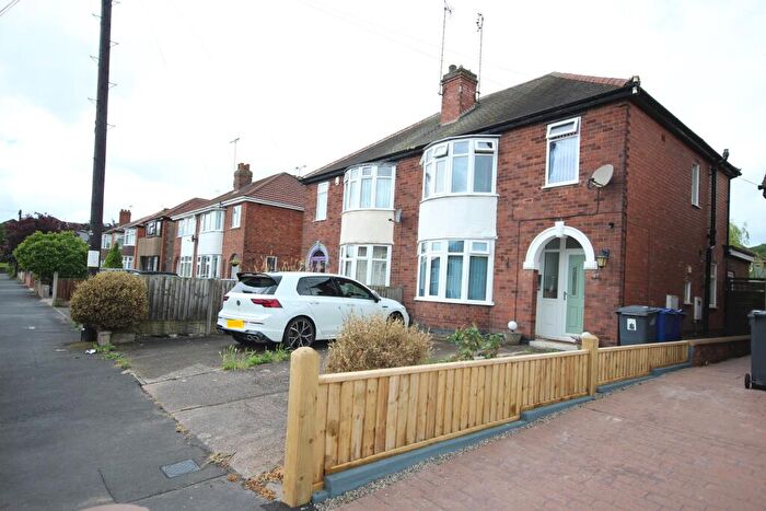 3 Bedroom Semi-Detached House To Rent In Harlaxton Street, Staffordshire, Burton Upon Trent, DE13