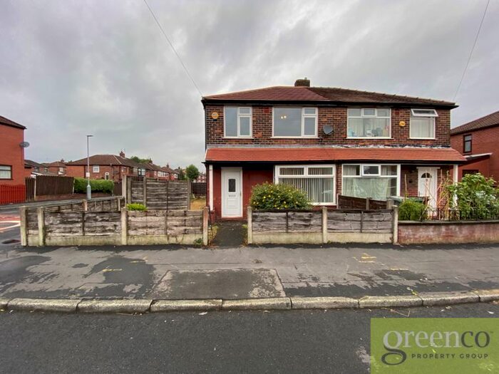 3 Bedroom Semi-Detached House To Rent In Buckingham Road, Droylsden, Manchester, M43