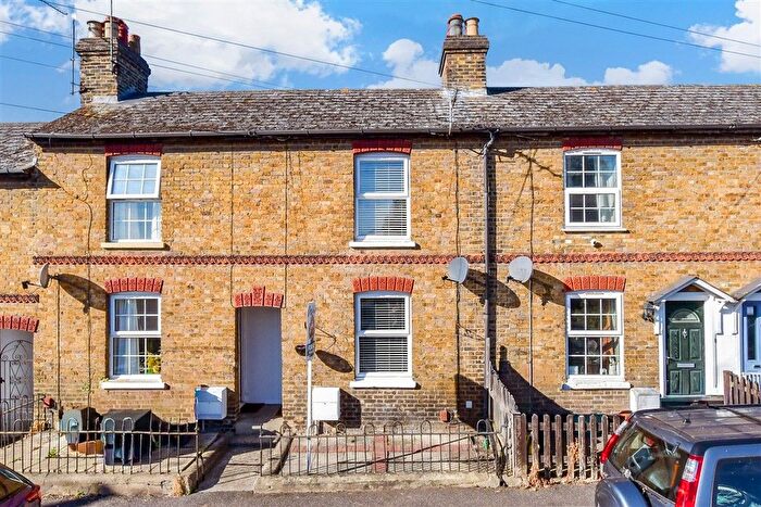 3 Bedroom Terraced House For Sale In May Street, Snodland, Kent, ME6