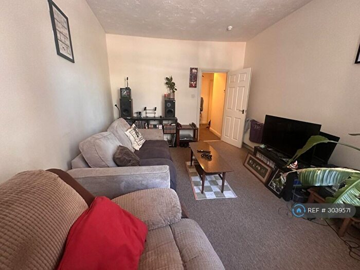 2 Bedroom Flat To Rent In The Three Lamps, Bristol, BS4