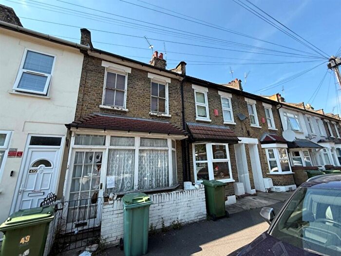2 Bedroom Terraced House For Sale In Aldworth Road, London, E15