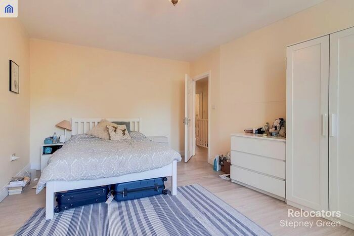 4 Bedroom Semi-detached House To Rent In Mile End Place, London, E1