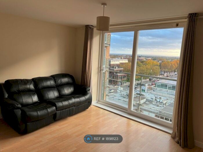2 Bedroom Flat To Rent In Azalea House, Feltham, TW13