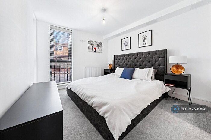 3 Bedroom Flat To Rent In Meridian Court, London, SE15