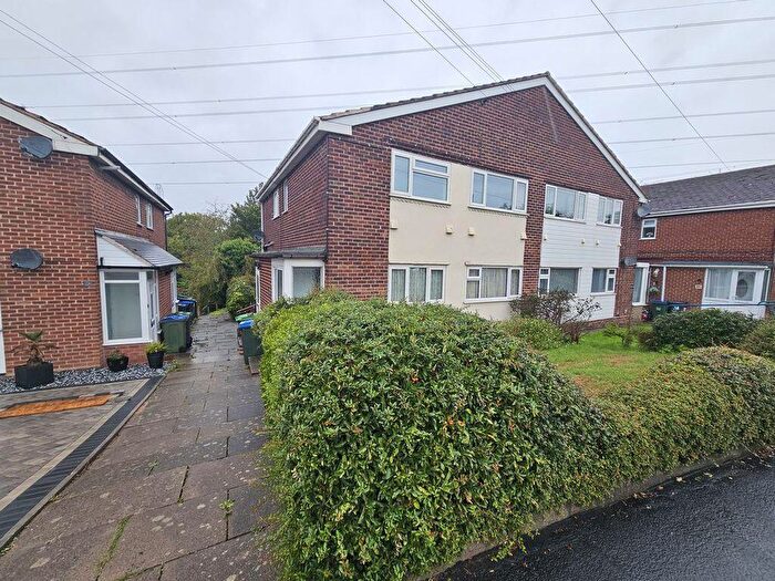 2 Bedroom Maisonette For Sale In Hillcrest Road, Great Barr, B43