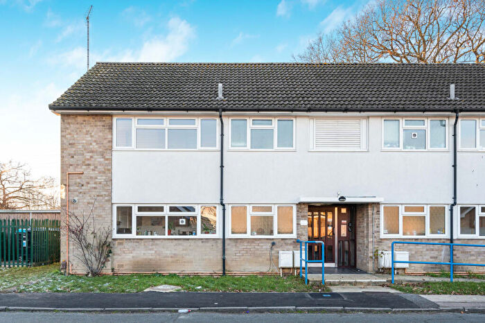 1 Bedroom Flat For Sale In Leatherhead, KT22