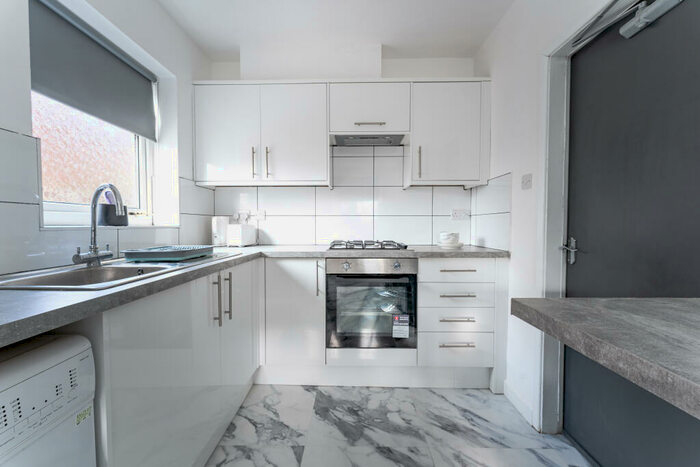 5 Bedroom End Of Terrace House To Rent In Aylesford Street, Leamington Spa, CV31