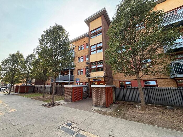 1 Bedroom Flat For Sale In Cooke Street, Barking, IG11