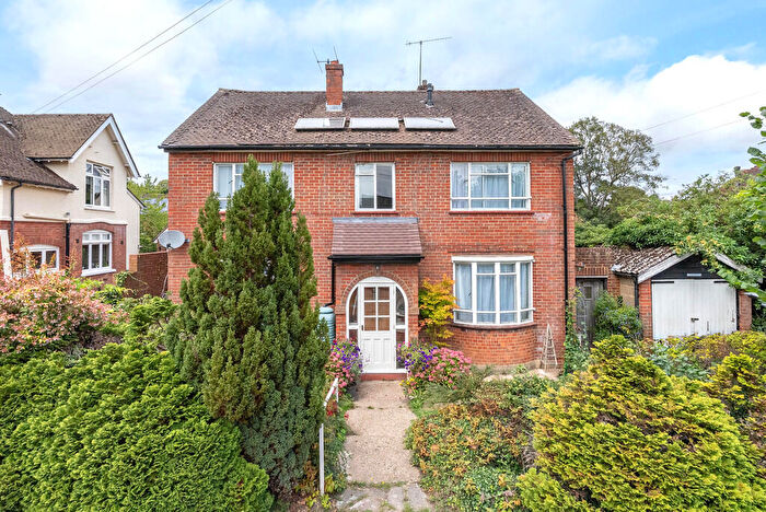 3 Bedroom Detached House For Sale In Croft Avenue, Dorking, RH4