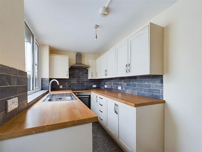 3 Bedroom Terraced House For Sale In Nelson Street, Scarborough, YO12