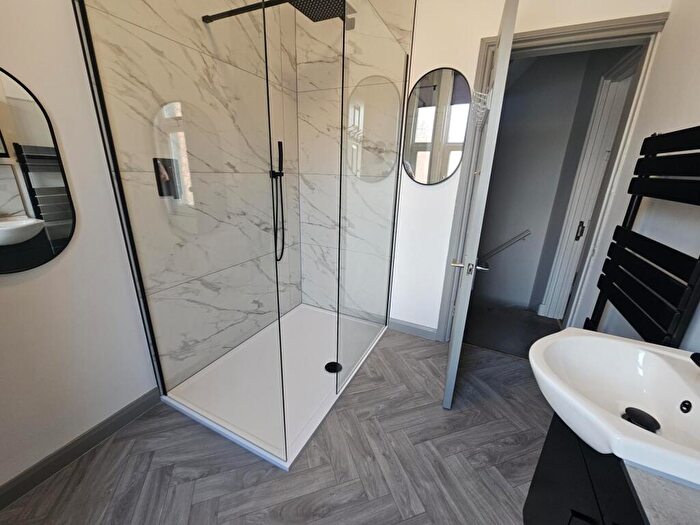 4 Bedroom House To Rent In Quarry Mount Street, Leeds, LS6