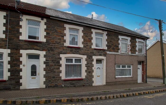4 Bedroom Terraced House To Rent In Queen Street, Pontypridd, South Glamorgan, Rhondda Cynon Taff, CF37