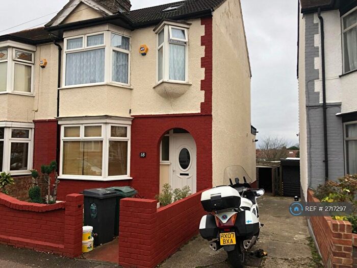 4 Bedroom Semi-Detached House To Rent In Bridge End, London, E17