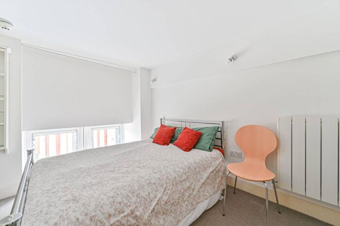 2 Bedroom Flat To Rent In Cadogan Road, Woolwich Riverside, London, SE18