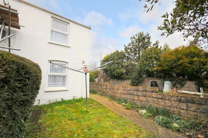 2 Bedroom Cottage To Rent In Carisbrooke, Isle Of Wight, PO30