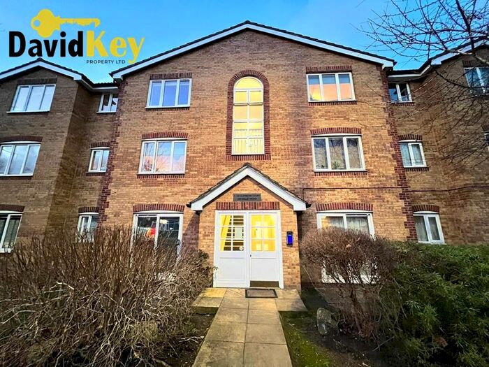 2 Bedroom Flat To Rent In Billet Road, London E17