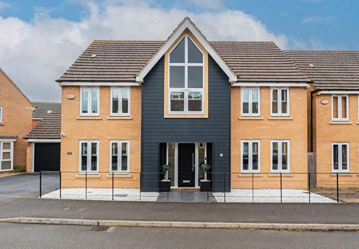 4 Bedroom Detached House For Sale In Launceston Drive, Broughton Gate, Milton Keynes, MK10