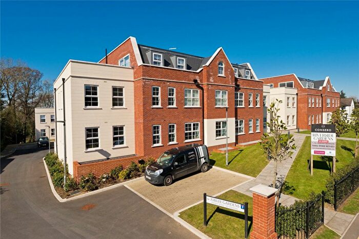 1 Bedroom Flat For Sale In Jubilee Gardens, Weybridge, KT13