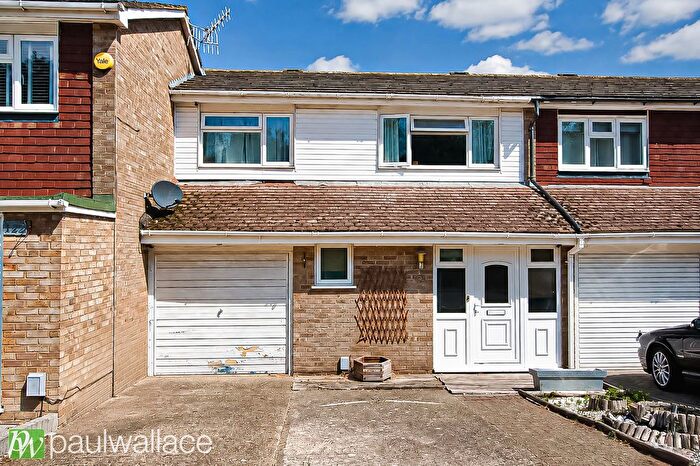 3 Bedroom Terraced House For Sale In Lampits, Hoddesdon, EN11