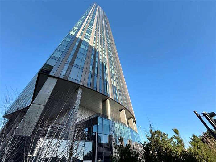 2 Bedroom Flat To Rent In Vista River Gardens, Trinity Way, Manchester, M3