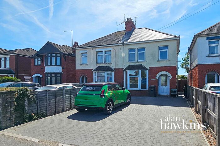 3 Bedroom Semi-Detached House To Rent In Oxford Road, Swindon, SN3