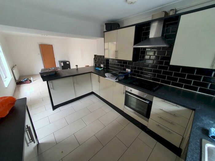6 Bedroom House To Rent In Glenroy Street, Roath, Cardiff, CF24