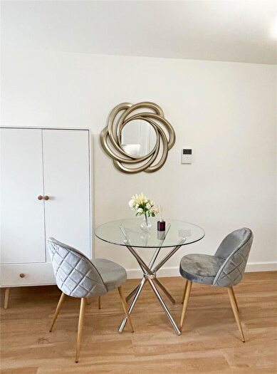 Apartment To Rent In Fairbank House, Beaufort Park, Colindale, NW9