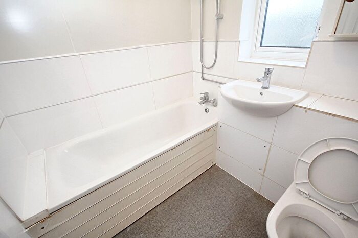 1 Bedroom Flat To Rent In Copthorne Mews, Hayes, UB3