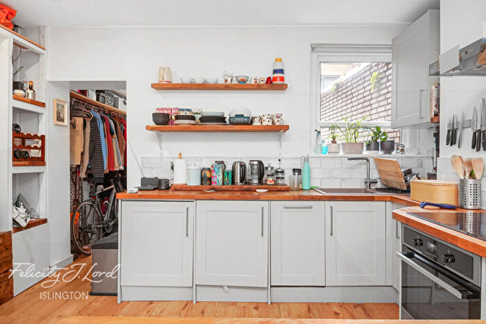 1 Bedroom Apartment For Sale In Albert Mansions, Liverpool Road, N1