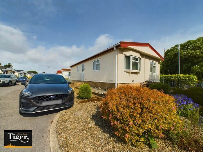 2 Bedroom Mobile Home For Sale In Carr Bridge Residential Park, Blackpool, FY4