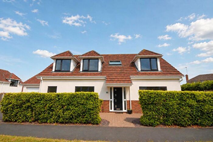 3 Bedroom Detached House For Sale In Coniston Road, Neston, CH64