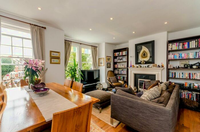 2 Bedroom Flat To Rent In Rotherwood Road, West Putney, London, SW15