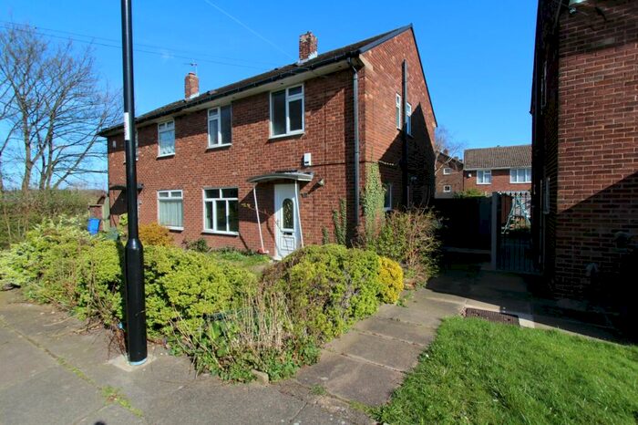 3 Bedroom Semi-Detached House To Rent In Lupton Road, Sheffield, S8
