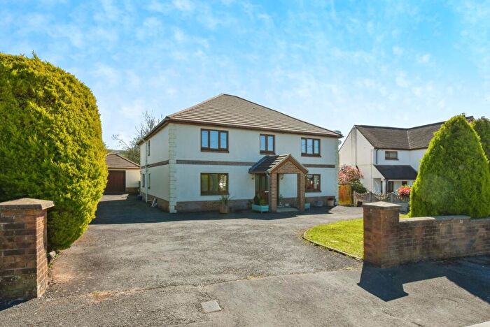 4 Bedroom Detached House For Sale In Wernddu Road, Ammanford, Carmarthenshire, SA18