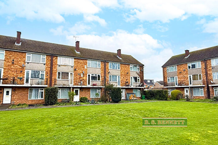 2 Bedroom Maisonette To Rent In Coleridge Crescent, Slough, SL3
