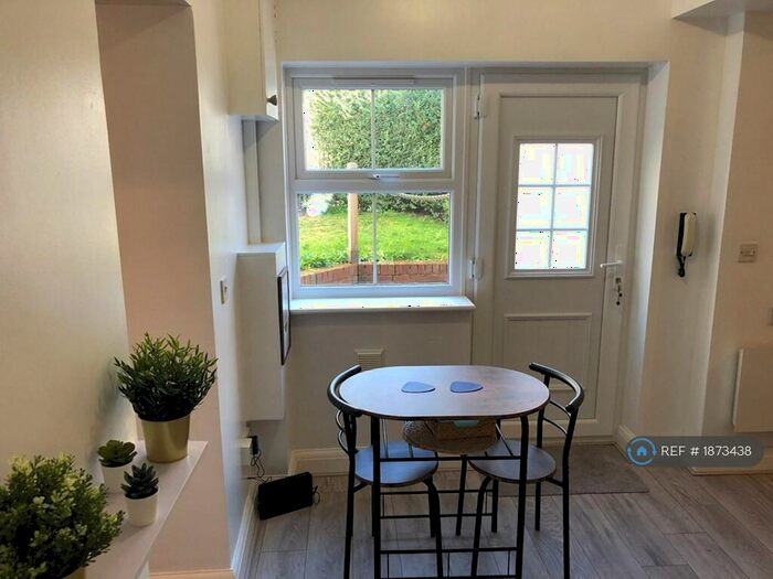 Studio To Rent In Maddison Street, Southampton, SO14