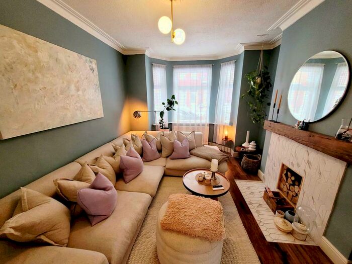 3 Bedroom Terraced House To Rent In Edumnd Street, Salford, M6