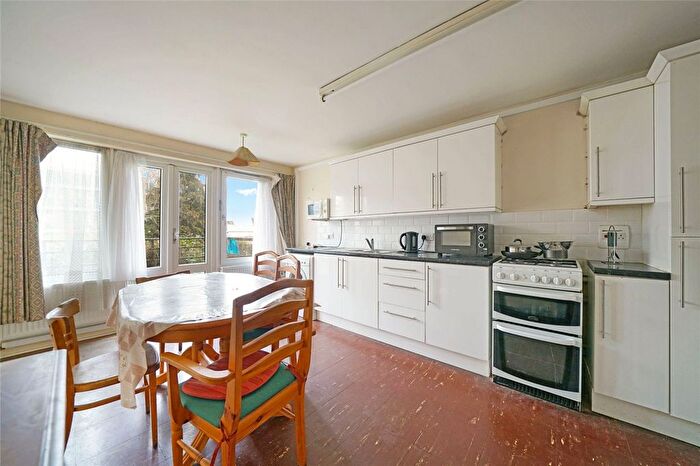 2 Bedroom Flat For Sale In Wellesley Road, London, NW5