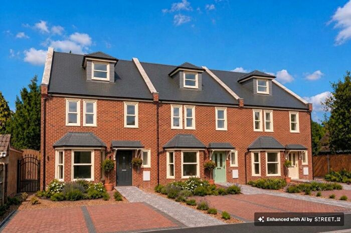 4 Bedroom Town House For Sale In Whinfield Road, Dibden Purlieu, SO45