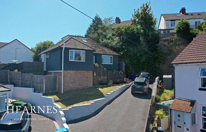 3 Bedroom Property For Sale In Yarmouth Close, Branksome, Poole, BH12