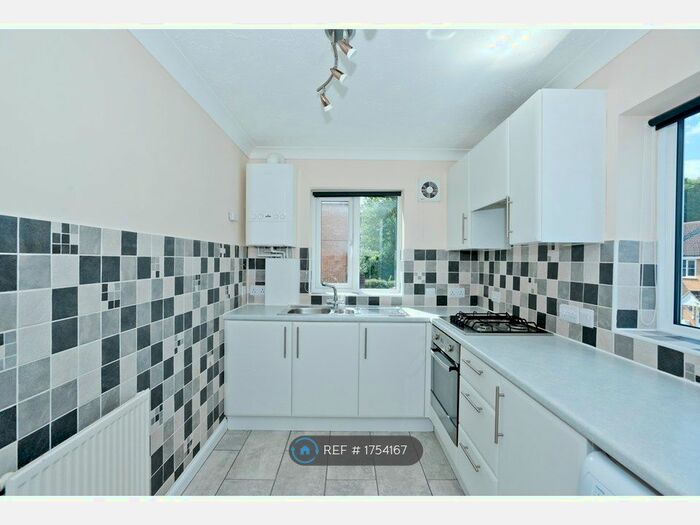 2 Bedroom Flat To Rent In Epsom Court, Whiteley, Fareham, PO15