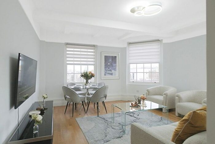 3 Bedroom Flat To Rent In Great Cumberland Place, London, W1H