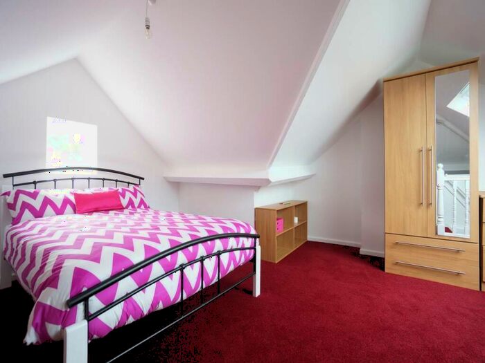 5 Bedroom House To Rent In Ffordd Tegid, Bangor, LL57