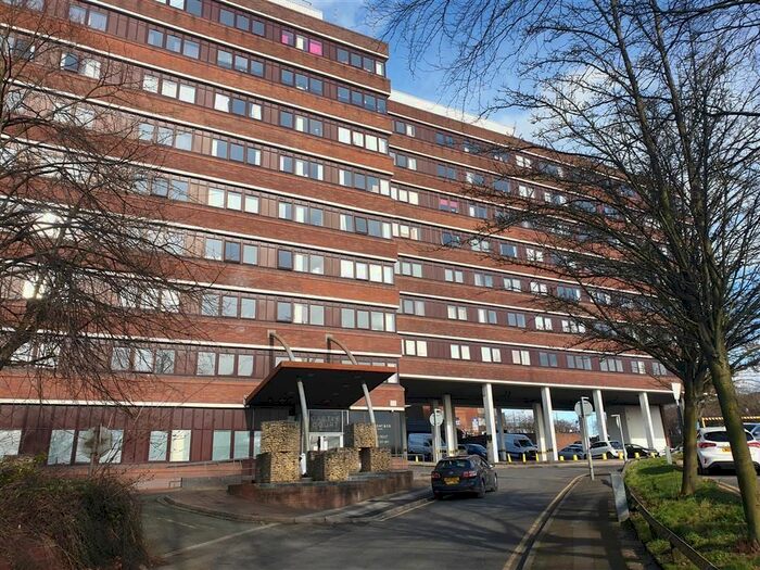 2 Bedroom Flat To Rent In Castle Court, The Minories, Dudley, DY2